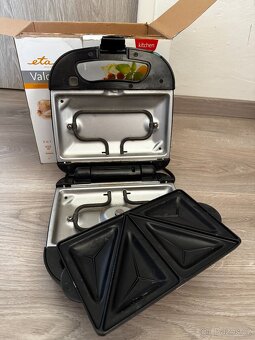 PRODÁM PLNĚ FUNKČNÍ ETA TOUSTOVAČ, VAFLOVAČ - 11