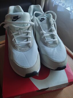 Prodám 2 páry NIKE, nenošené - pouze vyzkoušené - 11