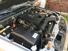 Mitsubishi Pajero 3.2 V80 Di-D INSTYLE 7-Míst 176kW - 11