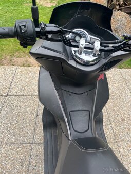 Honda PCX 125, POUZE 3000 km, Nová STK - 11