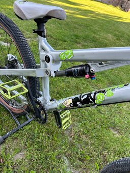 Slopestyle YT Industries PLAY - 11