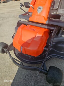 Husqvarna Rider R 214C  rok 2022    1825 mth top stav - 11