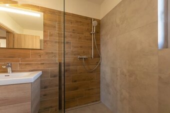 Pronájem dvoupodlažního řadového domu 4kk, 129m2 - 11