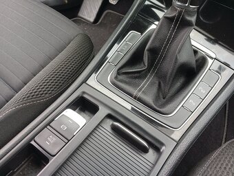 Volkswagen Golf, 2,0 TDi 110kw Highline - 11