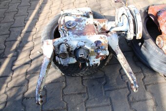 Zetor 6911 víko hydrauliky - 11