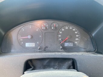 VW Transporter T5 9míst - 11