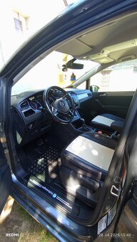 Volkswagen Touran - 11