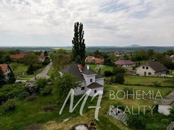 Prodej rodinného domu s velkou zahradou 2.302 m2. Mělník - V - 11