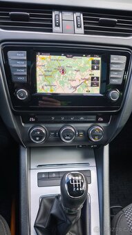 Škoda Octavia Combi 3 2,0 TDI 110 KW, tažné zařízeni - 11