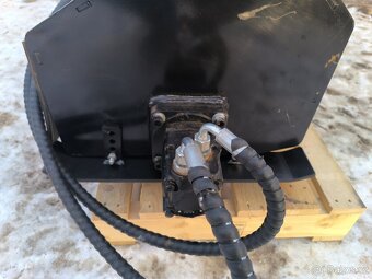 Rotavator na bagr a smykáč - 11