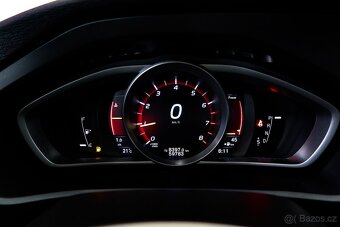 Volvo V40 T2 90kW, A/T, MOMENTUM, ZÁRUKA, VÝHŘEV - 11