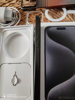 iPhone 15 Pro Max 256GB Black Titanium ZAMLUVENO - 11