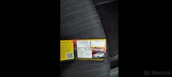 Auris Toyota 1.6 benzin černý - 11