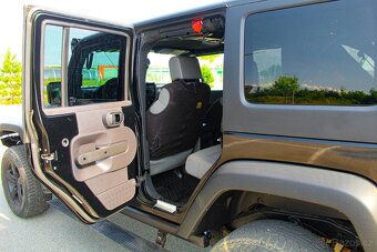 Jeep Wrangler 2.8 CRD Rubicon A/T - 11