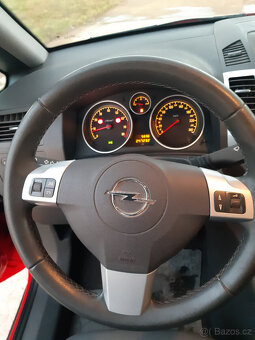 Opel Zafira 1.6 benzín 85kW, 2.majitel CZ, serviska,bixenony - 11