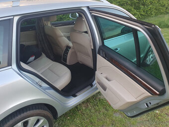 Škoda Superb combi 2,0 TDi DSG TOP VÝBAVA - 11