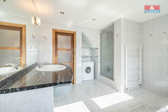 Prodej atypického bytu, 316 m², Praha, ul. Příběnická - 11