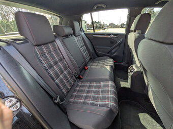 Volkswagen Golf, GTI 2.0 TSI 155 kW - manuál - 11
