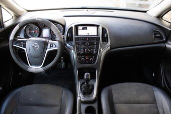 Opel Astra Sport Tourer ST 2.0 CDTI ECOTEC 165k Enjoy - 11