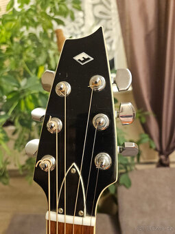 Česká akustická polomasivní kytara FURCH Ovation - 11