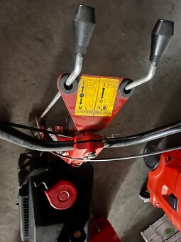 Vari traktůrek s radlici - 11