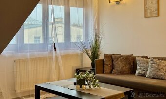 Pronájem zařízeného podkrovního bytu 1+kk (61m²), ul. Gorkéh - 11