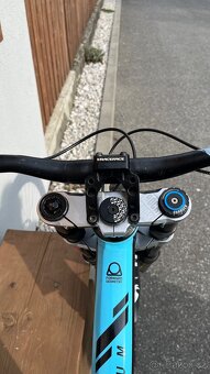 Sjezdové kolo Mondraker summum - 11