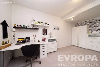 Prodej rodinného domu 198 m², pozemek 278 m² - 11