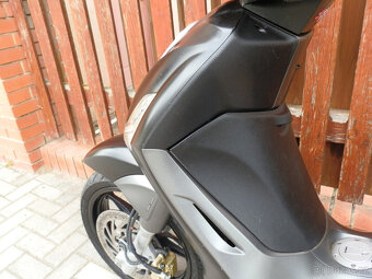 Piaggio Beverly 350 sport touring ABS ASR (2016) - 11