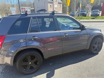 Suzuki Grand Vitara 2.4i Club benzín 124kw - 11