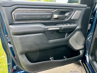 Dodge RAM Limited 2021, 5.7, TOP stav - 11
