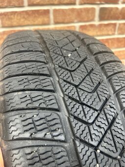 Pneu 245/45 R18, 275/40 R18 Pirelli Sottozero3 Run Flat - 11