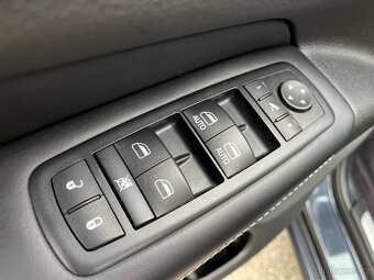 Jeep Grand Cherokee, 2016, 121.600 km, servis jen ve značce - 11