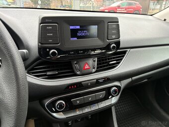 Hyundai i30 HB 1.5DPI 81kW TAŽNÉ ČR 1MAJITEL ZÁRUKA - 11