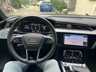 Audi e-tron 55 - 11