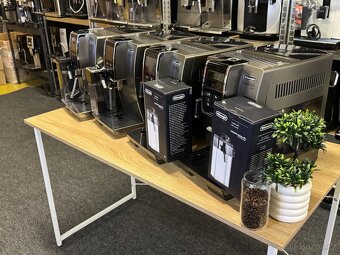Kávovar DeLonghi Dinamica Plus ECAM 376.95.T - 11