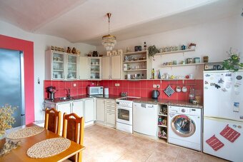 Rodinný dům s velkou zahradou, 2x garáž – Vlčice u Trutnova - 11