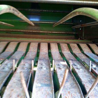 Disková sekačka Krone 285 a zánovní lis John Deere - 11