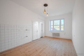 Prodej cihlového bytu 3+kk,92m2,garáž,Milevsko,okr. Písek - 11