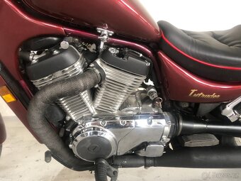 Suzuki VS 750 Intruder - 11