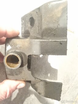 Kryty řetězu, prsíčka,kryt sání a podlážka babetta 207 - 11