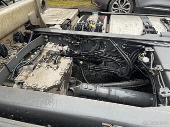 Tahač pod autopřepravník r .premium 2014  EEV - 11