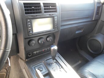 Dodge Nitro 2,8 RT TOP 2008 DÍLY - 11