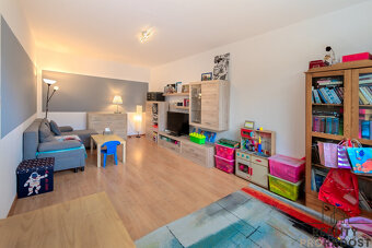 Prodej 3+1, 74,5 m², Znojmo – prostorný, s balkonem a sklepe - 11