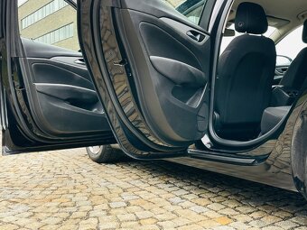 Opel Insignia 2.0 CDTI 125KW MANUÁL LED LUX NAVI SERVISKA - 11