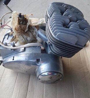 Originální nový motor na IŽ Jupiter IŽ Planeta IZH IŽ350 - 11