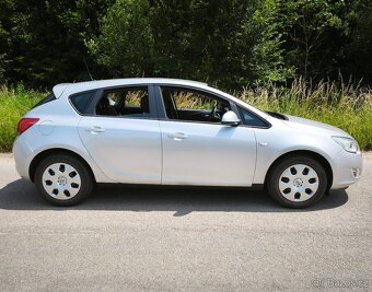 OPEL ASTRA 1.6 BENZÍN, ROK 2010, NAJETO 118.700 KM - 11