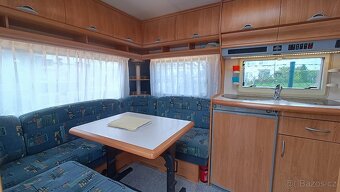 Prodám karavan HOBBY 460 UFE  2003 pro 4 osoby - 11