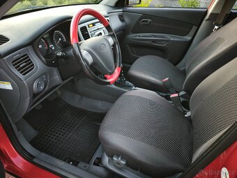 KIA Rio 1.4 - rok 4/2009, najeto 89.800 km, nová STK - 11