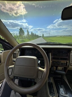 Jeep Wagoneer V8 - 11